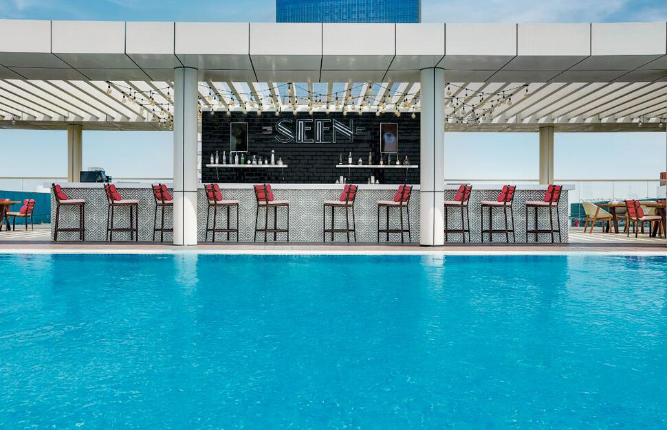 Pool Bar