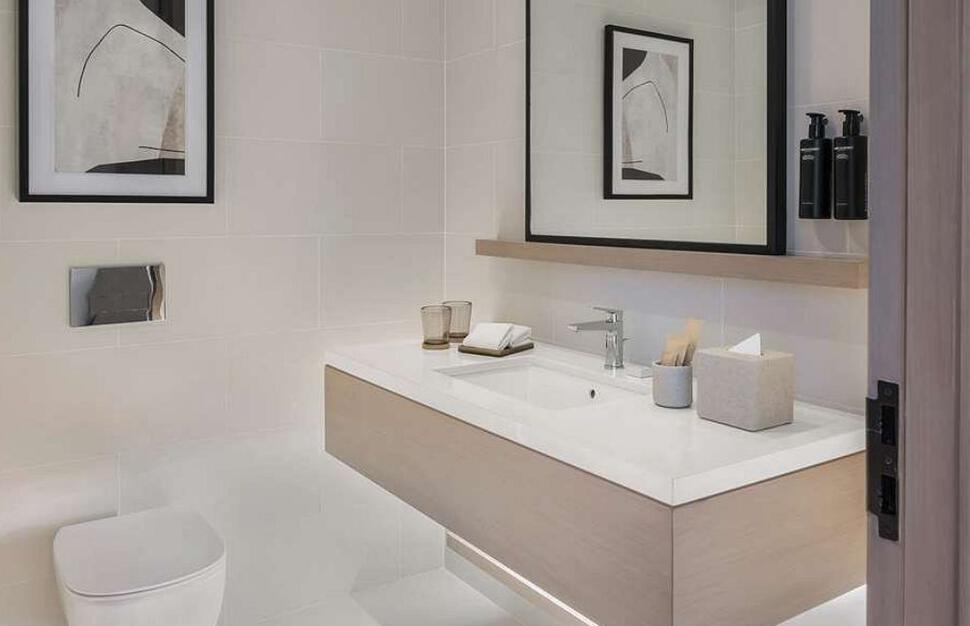 Deluxe Room Bathroom