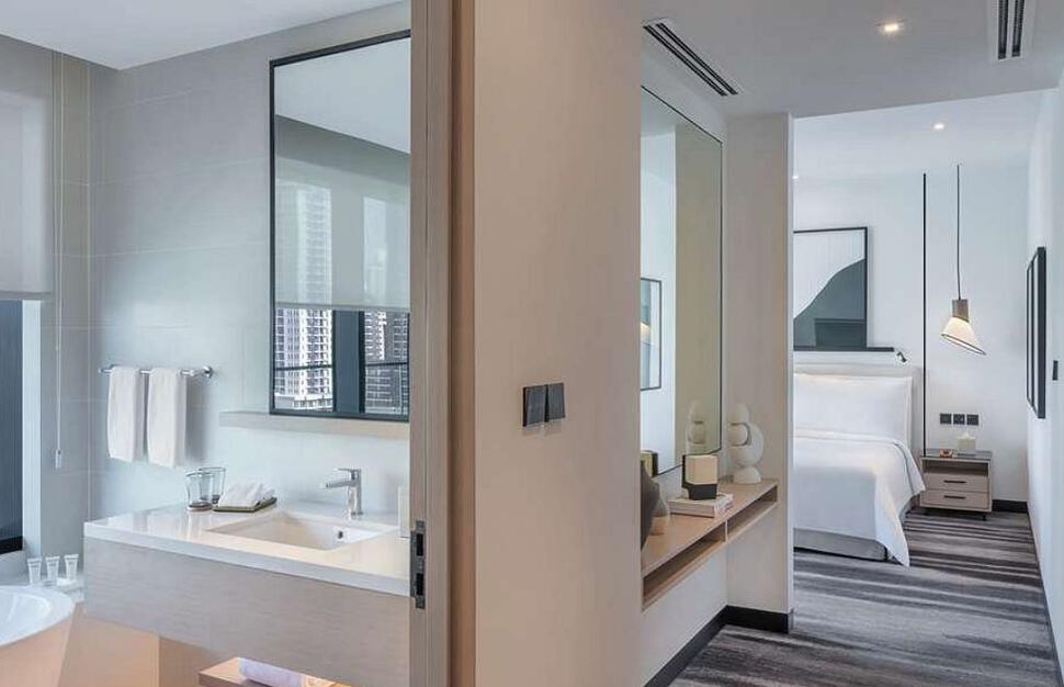 Deluxe Marina View Suite