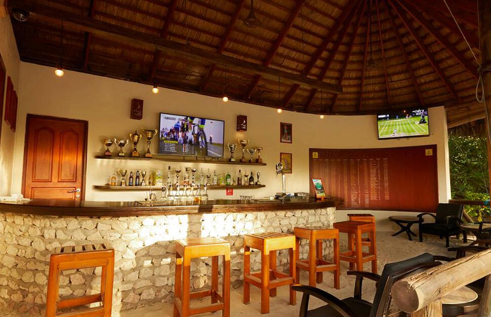 Golf bar
