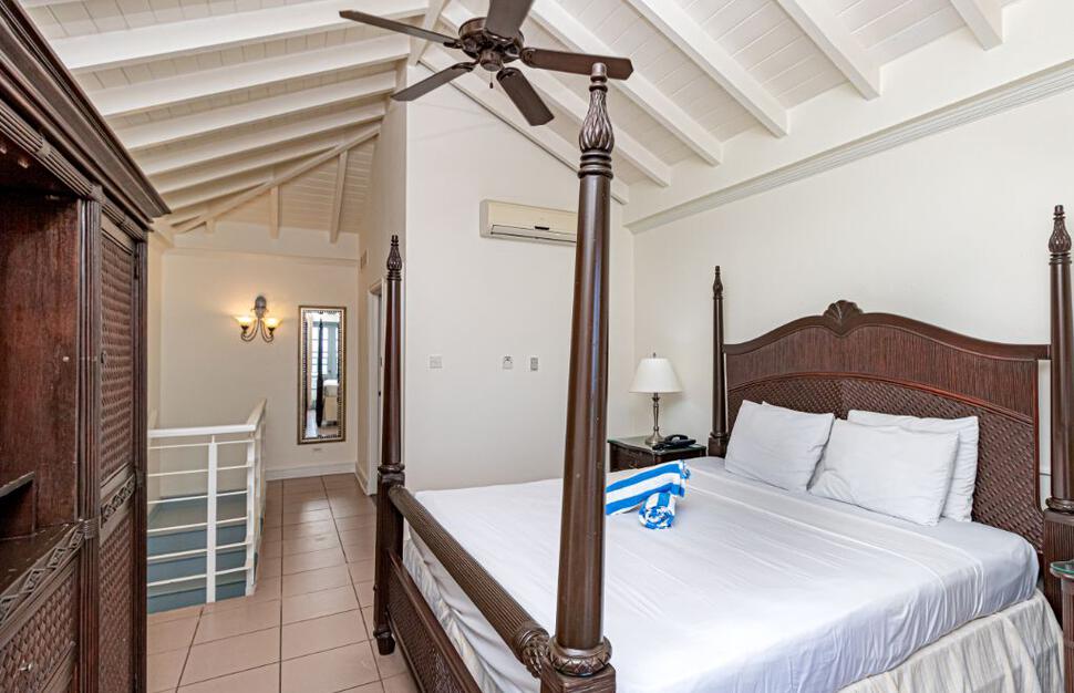 Pool/Beach View Suite